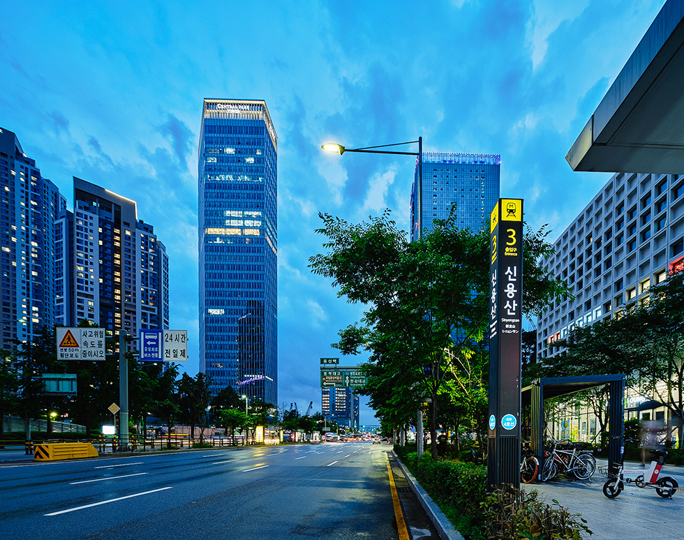 신용산역에서 바라본 사무실 전경